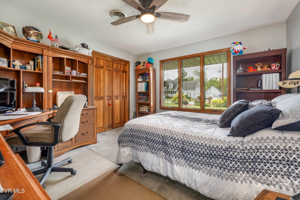 Photo #46: 415 Meadow Brook Drive