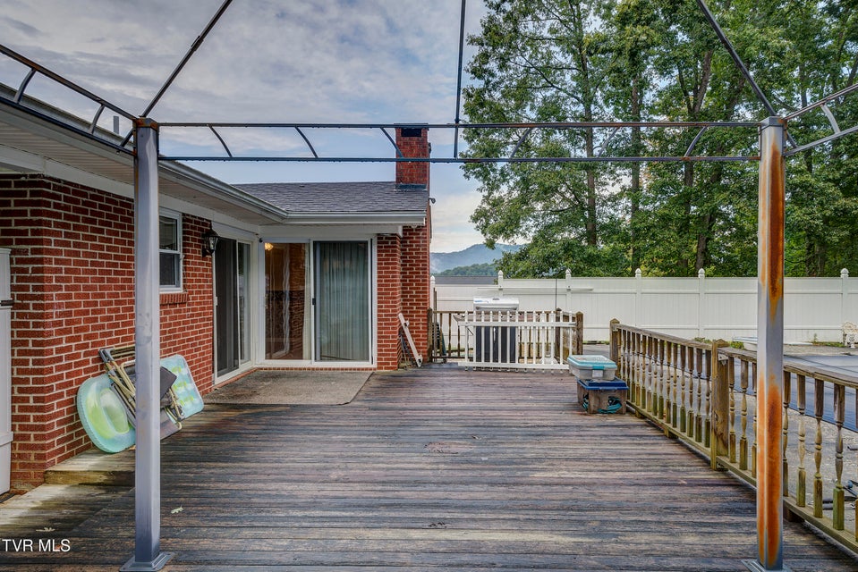 Photo #23: 206 Sycamore Street
