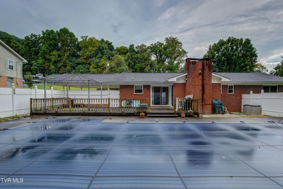 Photo #26: 206 Sycamore Street