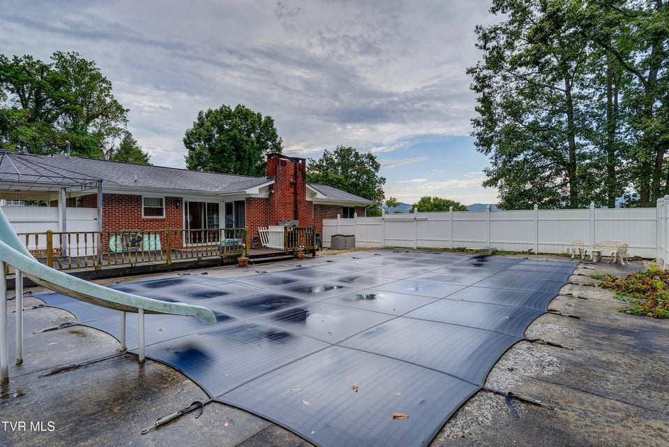 Photo #27: 206 Sycamore Street
