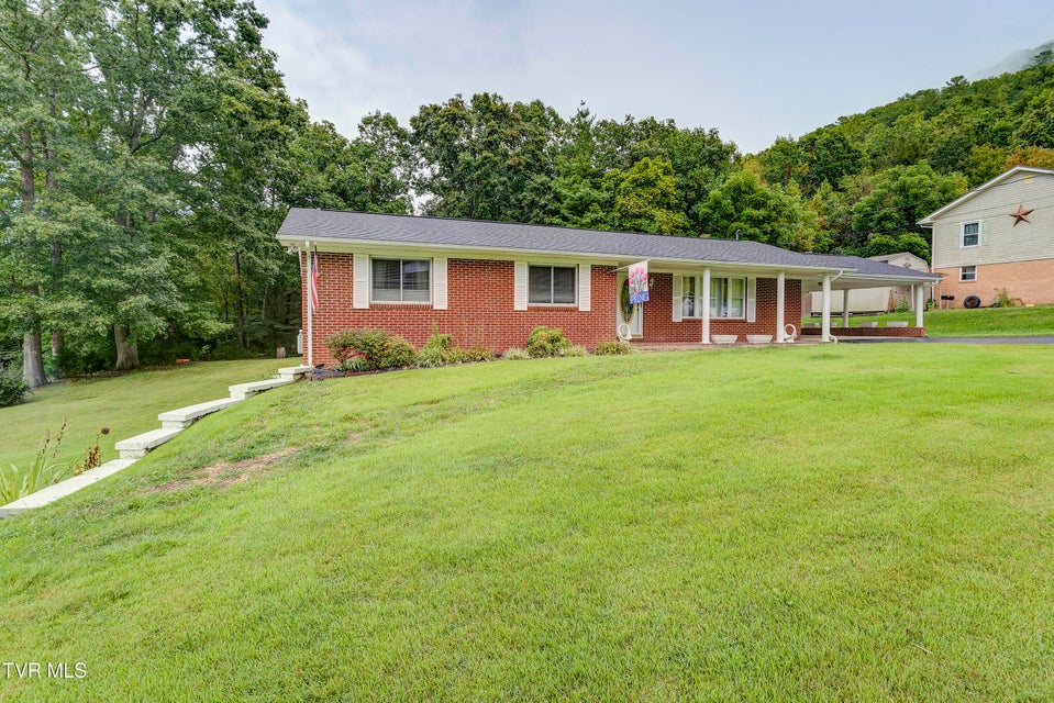 Photo #2: 206 Sycamore Street