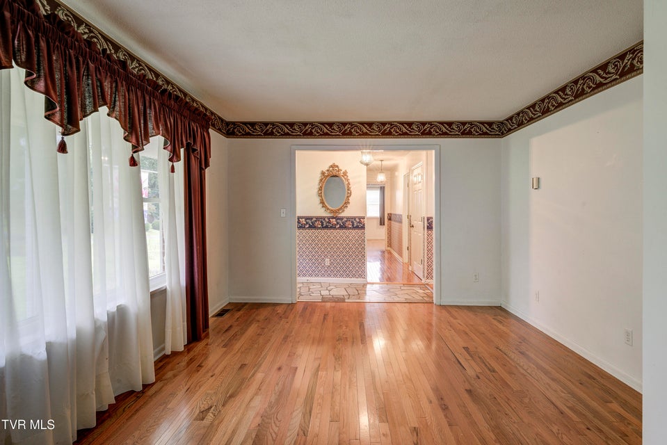 Photo #6: 206 Sycamore Street