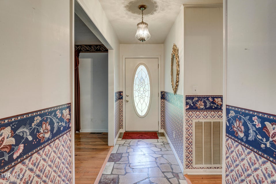Photo #5: 206 Sycamore Street