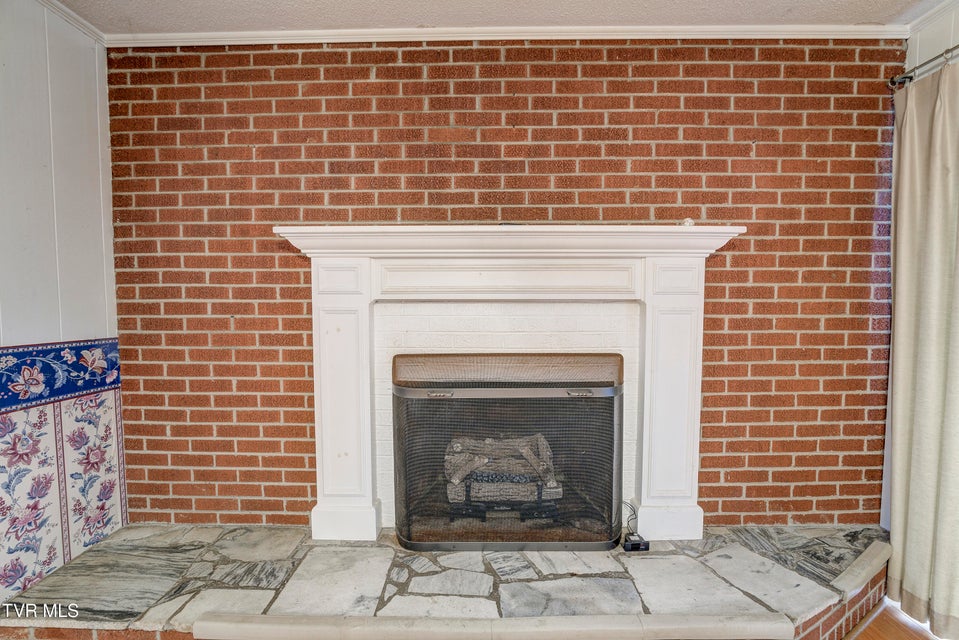 Photo #11: 206 Sycamore Street