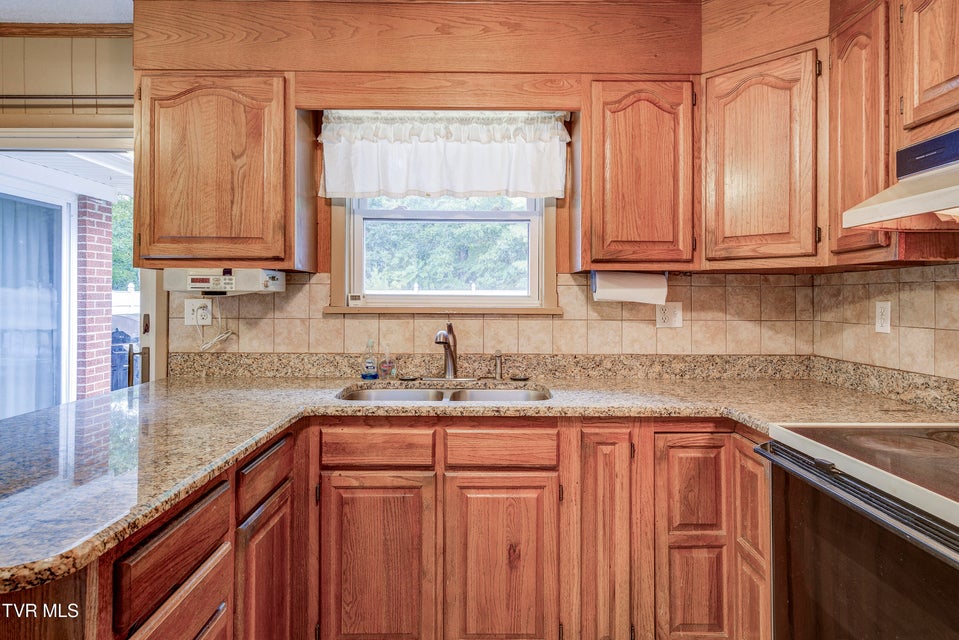 Photo #16: 206 Sycamore Street