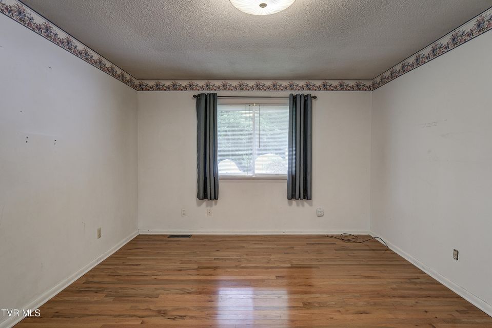 Photo #38: 206 Sycamore Street