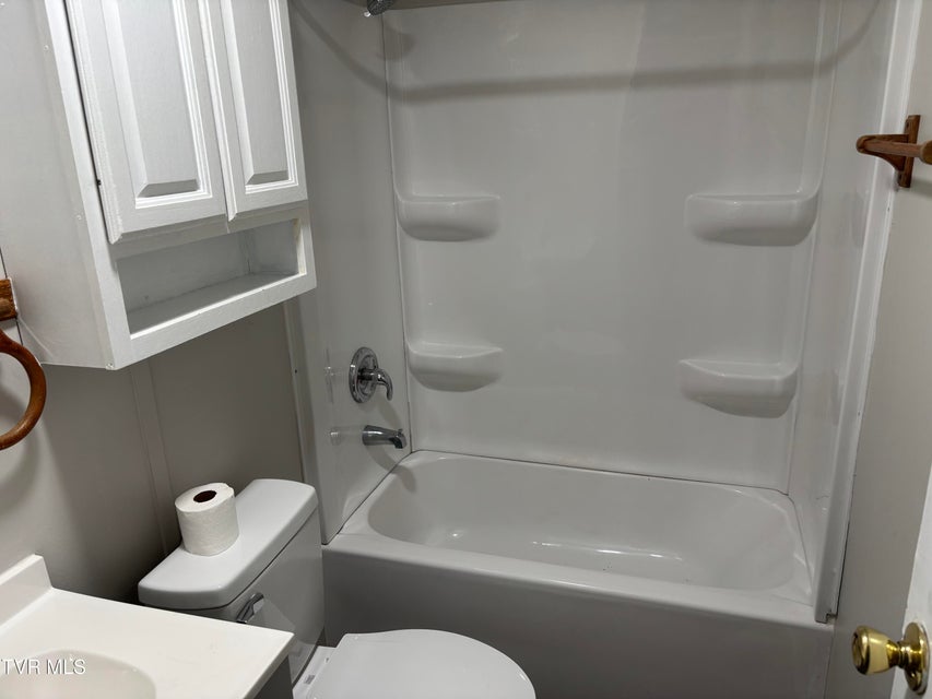 Photo #11: 725 Cedar Crest Road