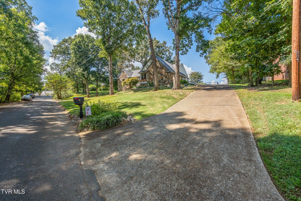 Photo #19: 40 Oakmont Lane