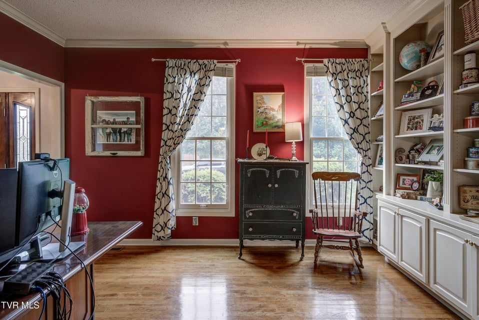 Photo #6: 427 Chesterfield Drive