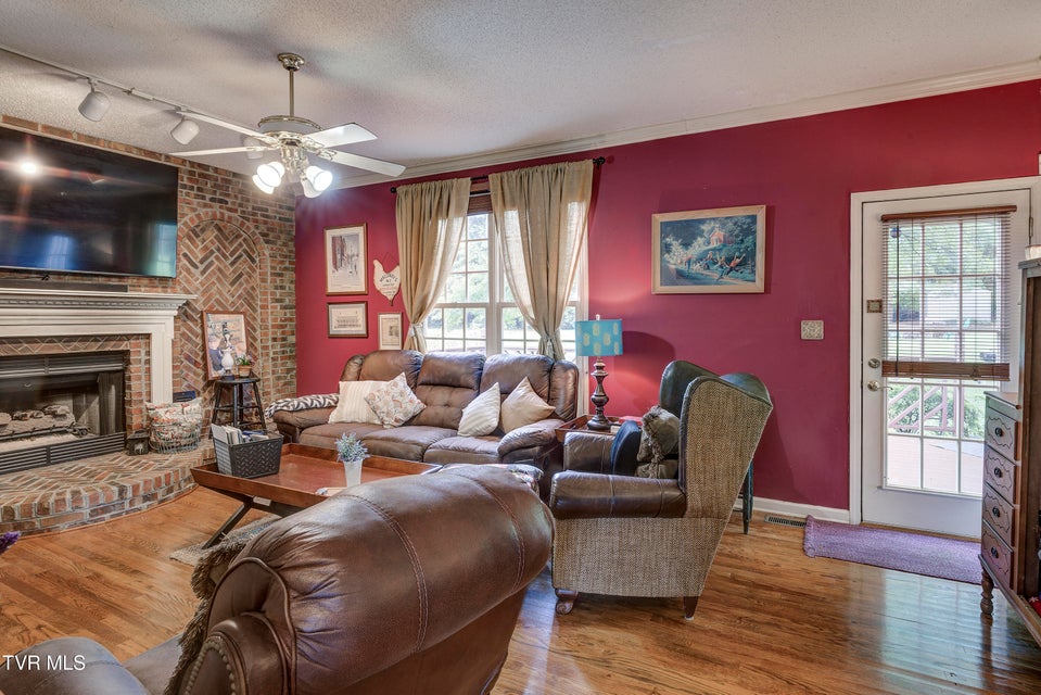 Photo #9: 427 Chesterfield Drive