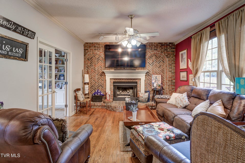 Photo #10: 427 Chesterfield Drive