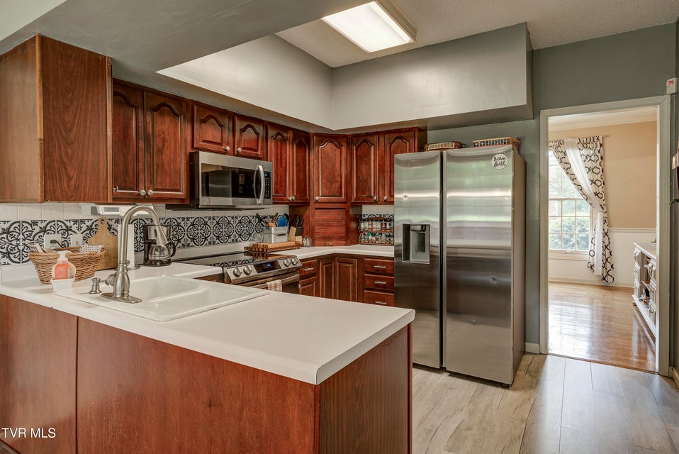 Photo #16: 427 Chesterfield Drive