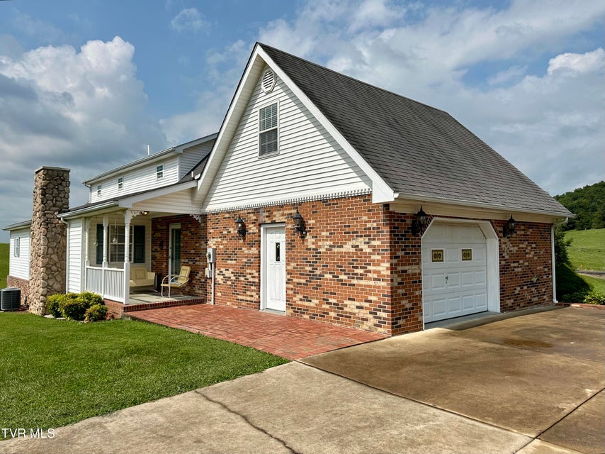 Photo #9: 23089 Green Spring Road
