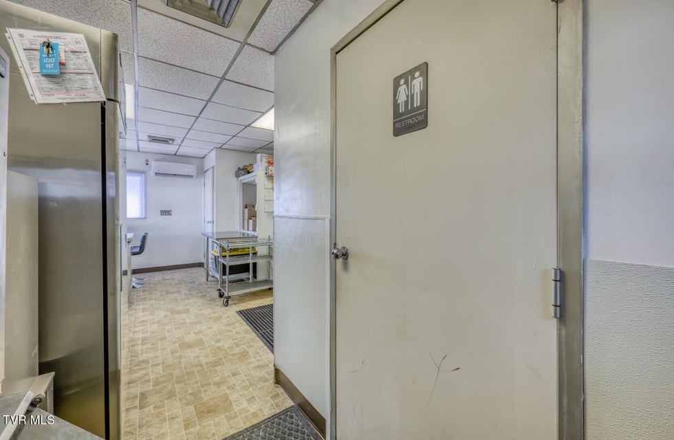 Photo #16: 15 17th Street