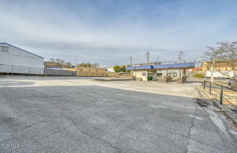 Photo #25: 15 17th Street