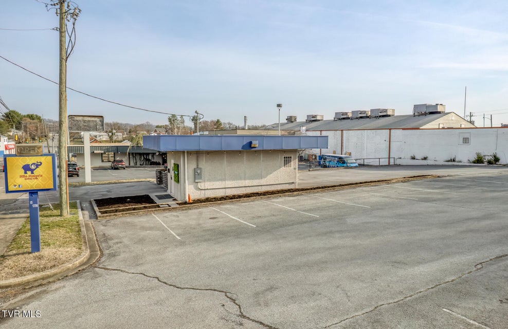 Photo #29: 15 17th Street