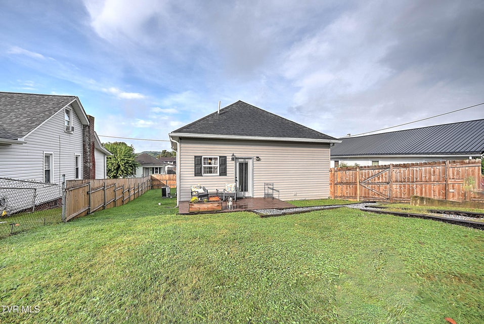 Photo #33: 1005 Maple Street