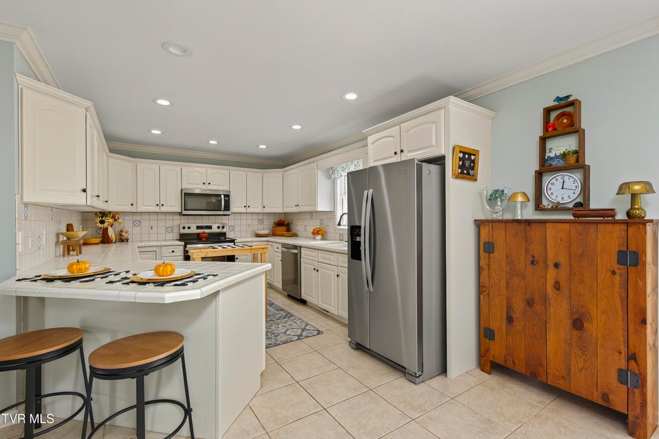 Photo #10: 20850 Meadowbrook Drive