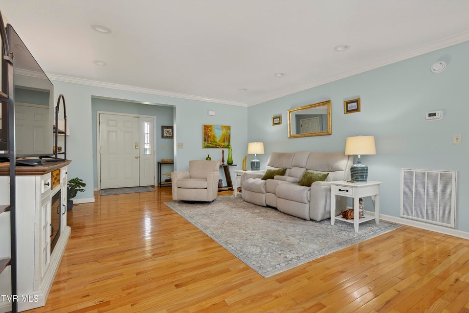 Photo #9: 20850 Meadowbrook Drive