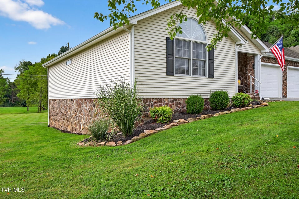 Photo #3: 20850 Meadowbrook Drive