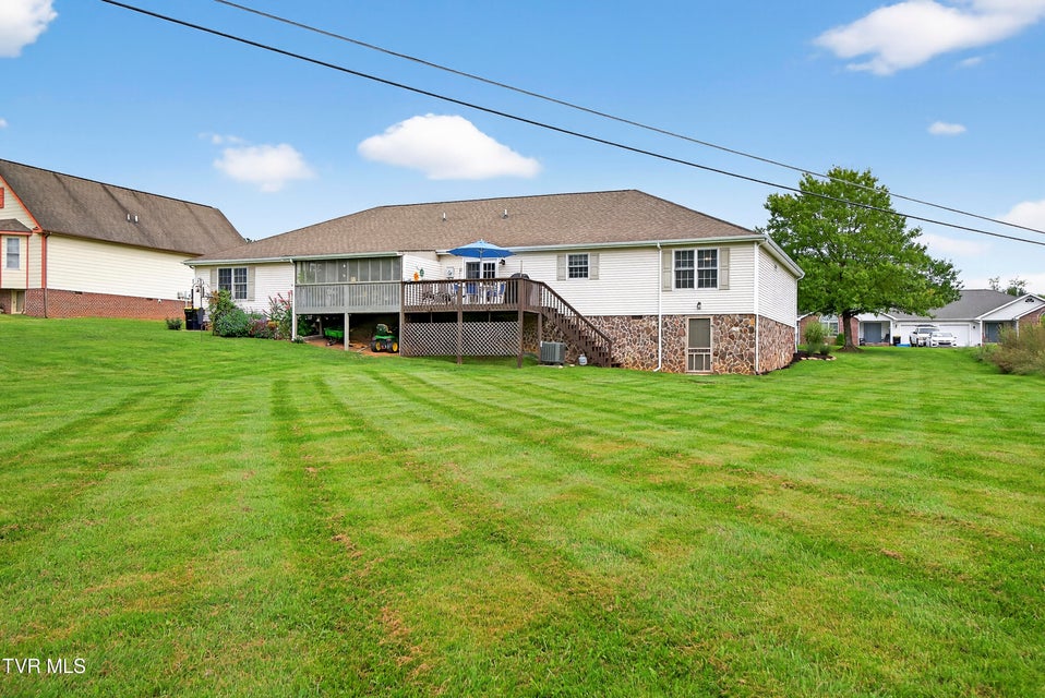 Photo #5: 20850 Meadowbrook Drive