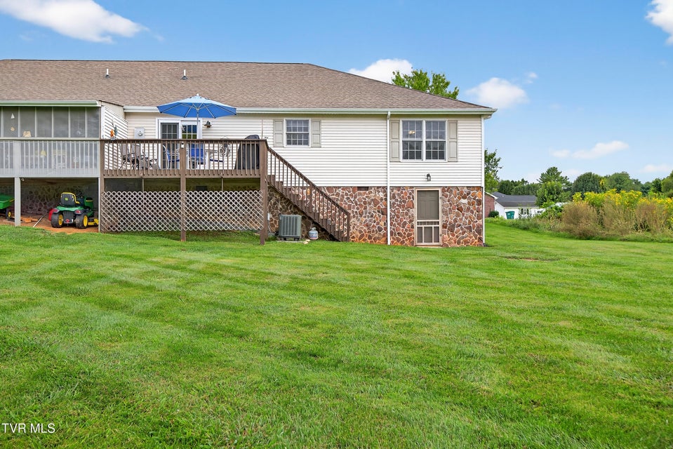 Photo #7: 20850 Meadowbrook Drive