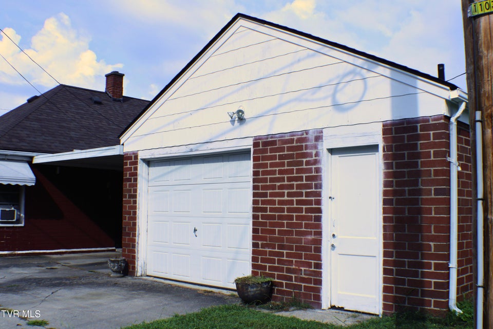 Photo #3: 401 Cherokee Village Drive