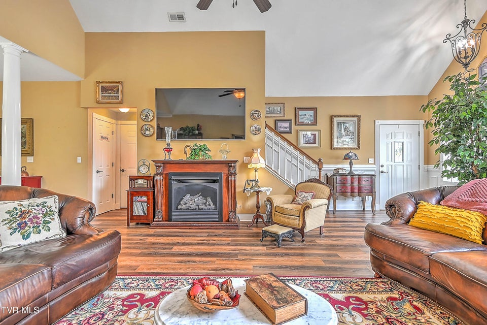 Photo #9: 3874 Oakley Place