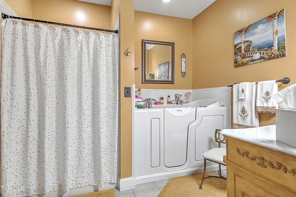 Photo #32: 3874 Oakley Place
