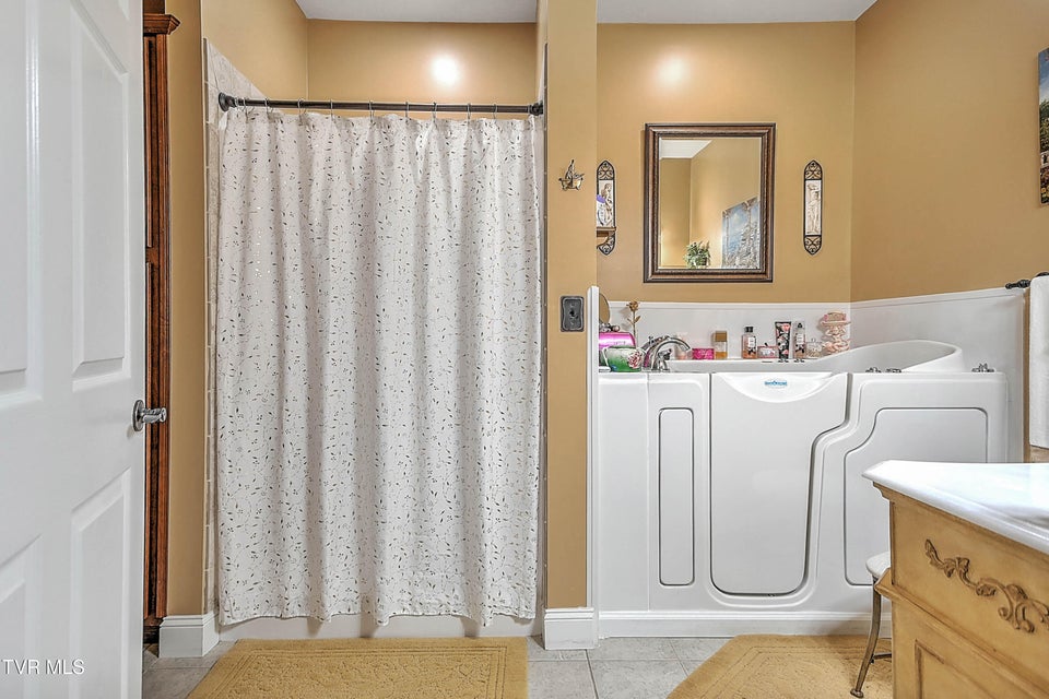 Photo #33: 3874 Oakley Place
