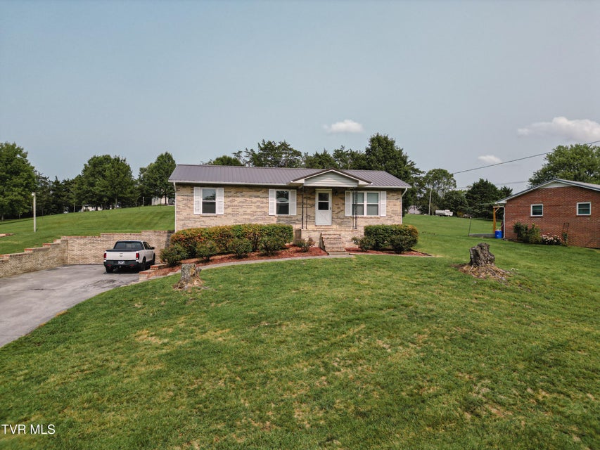 Photo #3: 427 Britton Avenue