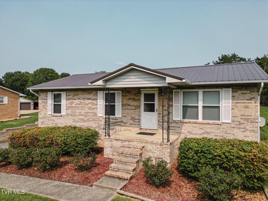 Photo #7: 427 Britton Avenue