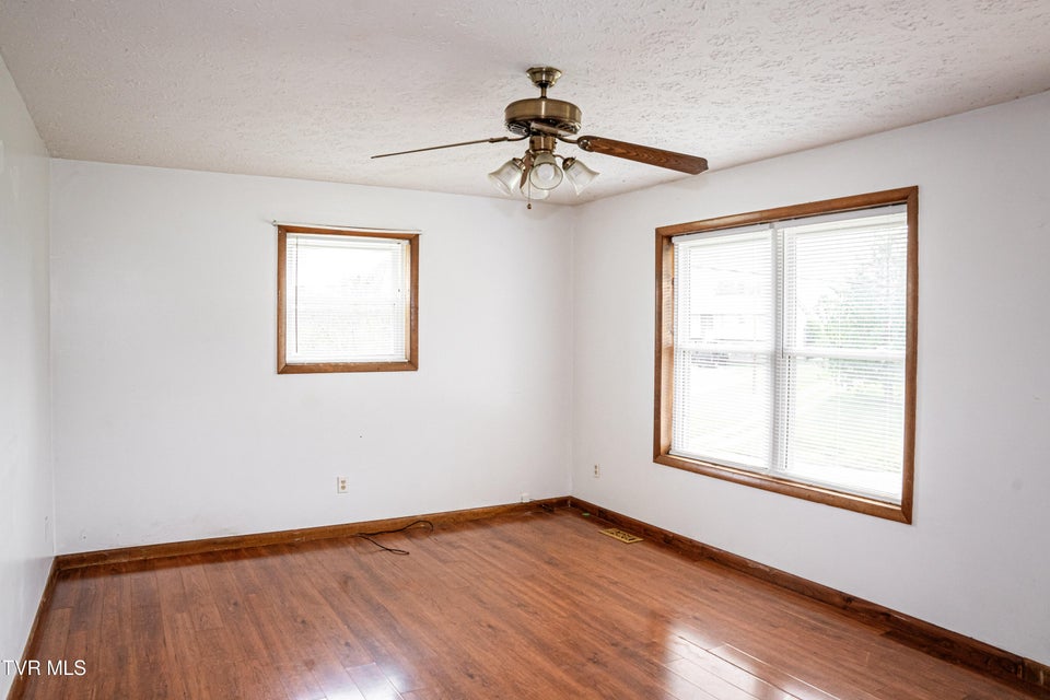 Photo #14: 427 Britton Avenue