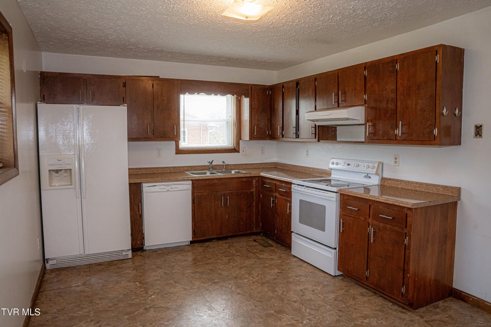 Photo #19: 427 Britton Avenue