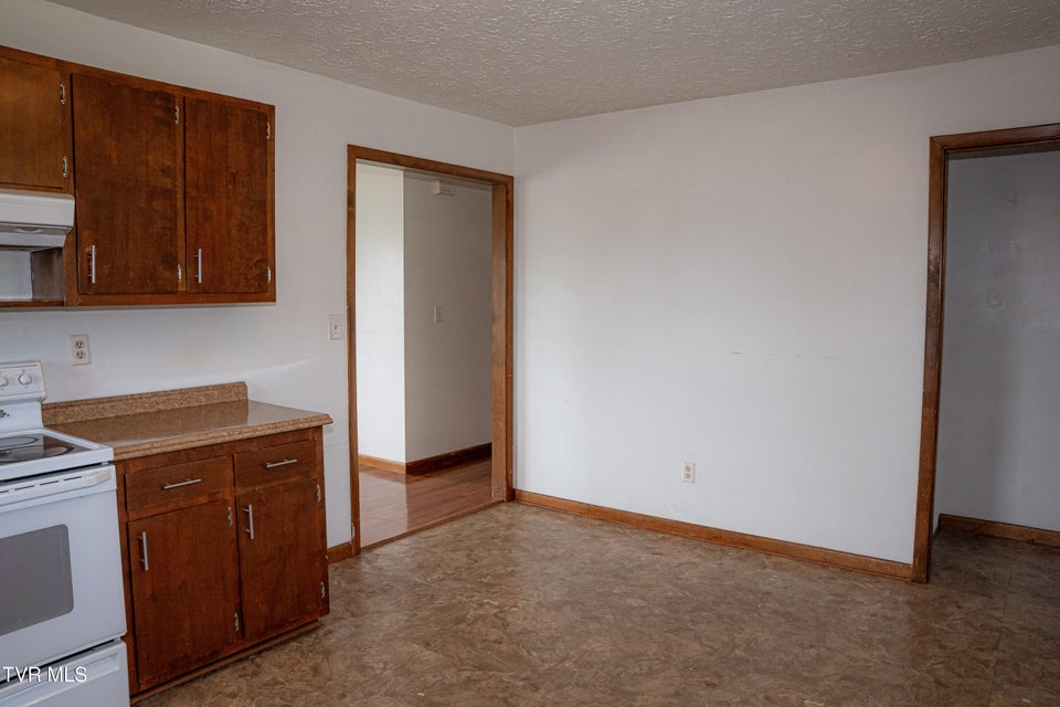 Photo #21: 427 Britton Avenue