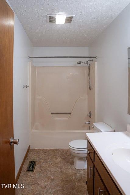 Photo #23: 427 Britton Avenue