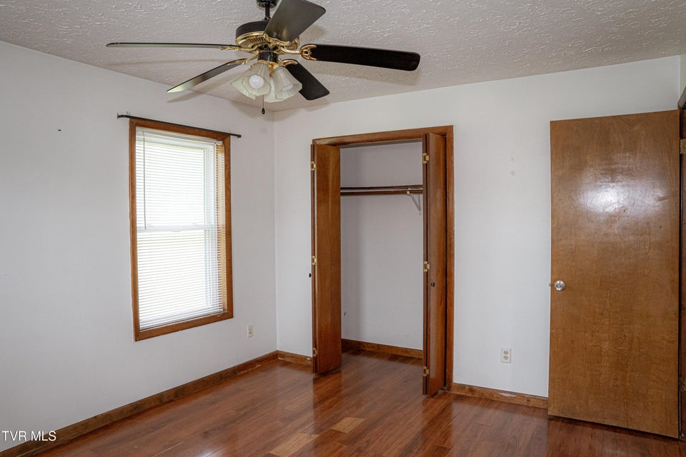 Photo #31: 427 Britton Avenue
