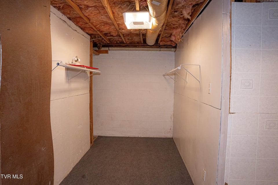Photo #37: 427 Britton Avenue