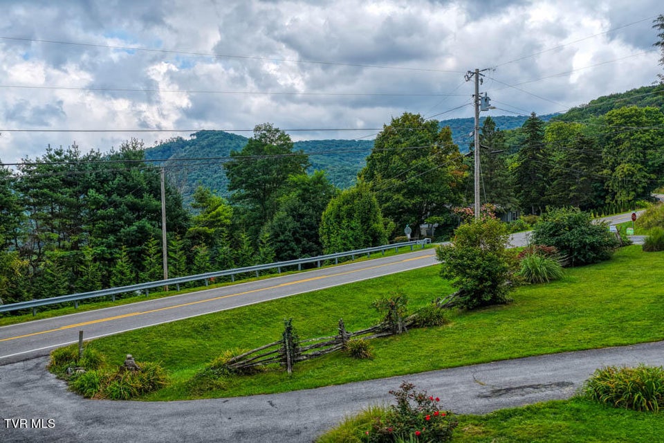 Photo #97: 1708 Highway 143