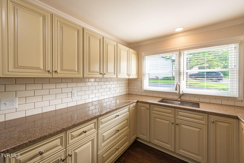 Photo #8: 517 Forestdale Road