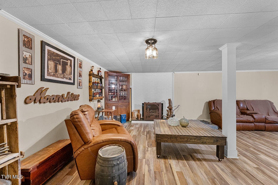 Photo #19: 124 Pershing Avenue
