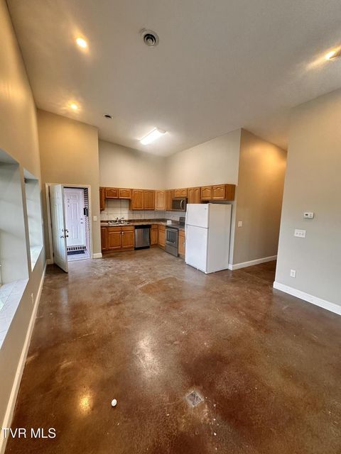Photo #7: 3536/3538 Walnut Street