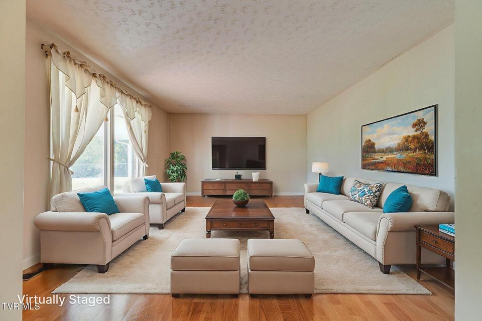 Photo #9: 907 Ithaca Street