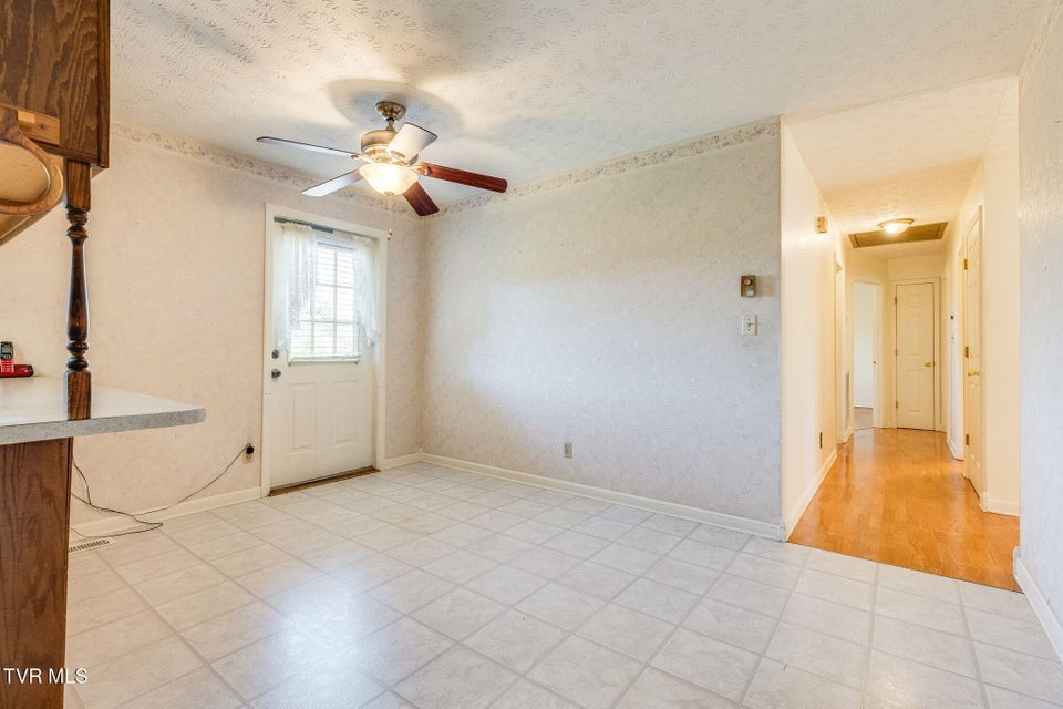 Photo #13: 907 Ithaca Street