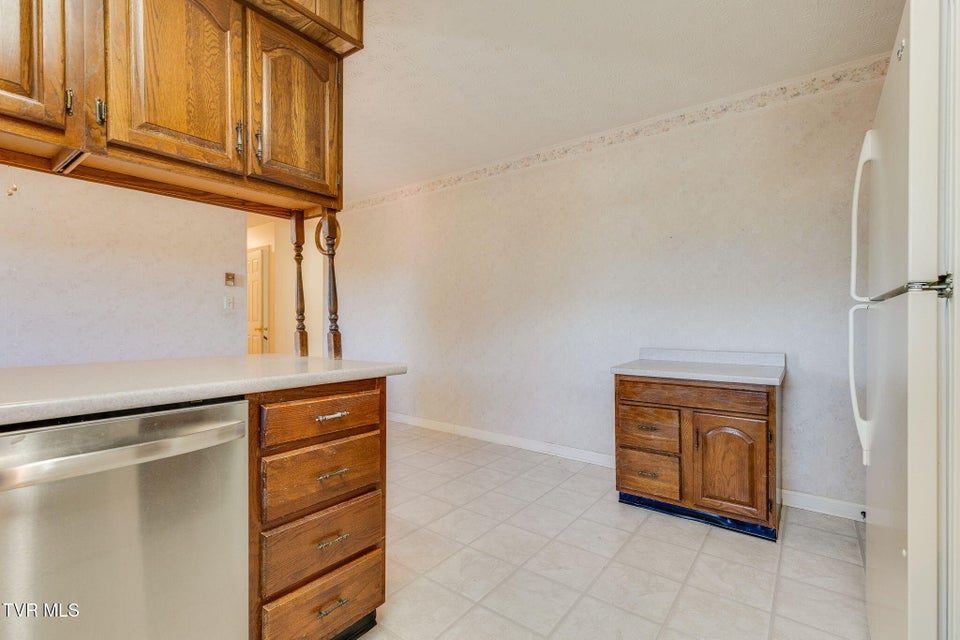 Photo #16: 907 Ithaca Street