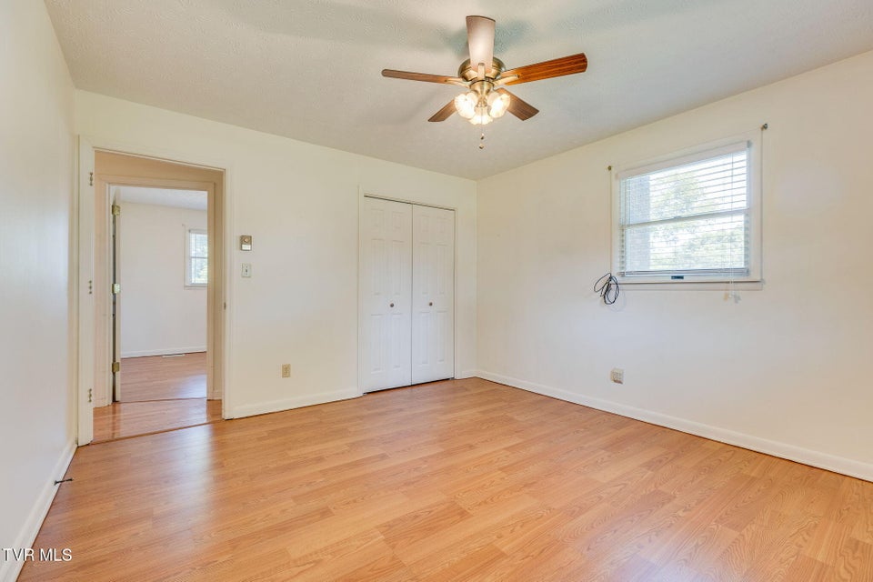 Photo #18: 907 Ithaca Street