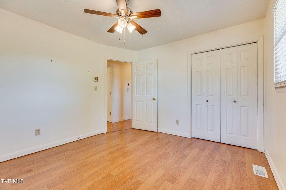 Photo #23: 907 Ithaca Street