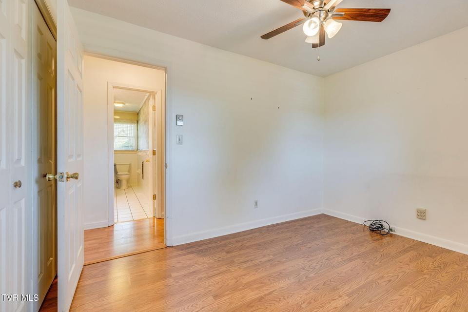 Photo #24: 907 Ithaca Street