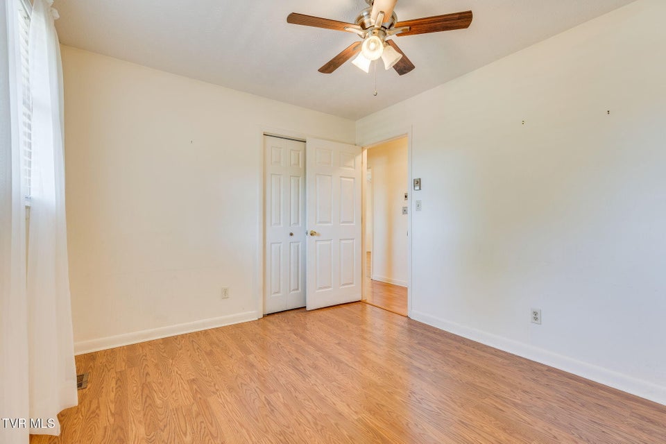 Photo #26: 907 Ithaca Street