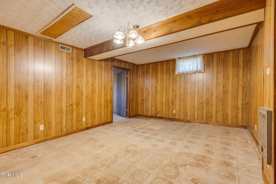 Photo #28: 907 Ithaca Street